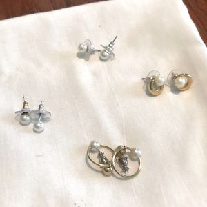 4 pair of pearl earrings